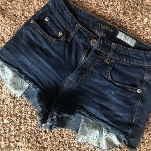 Dark-wash Denim Shorts with Floral Pockets